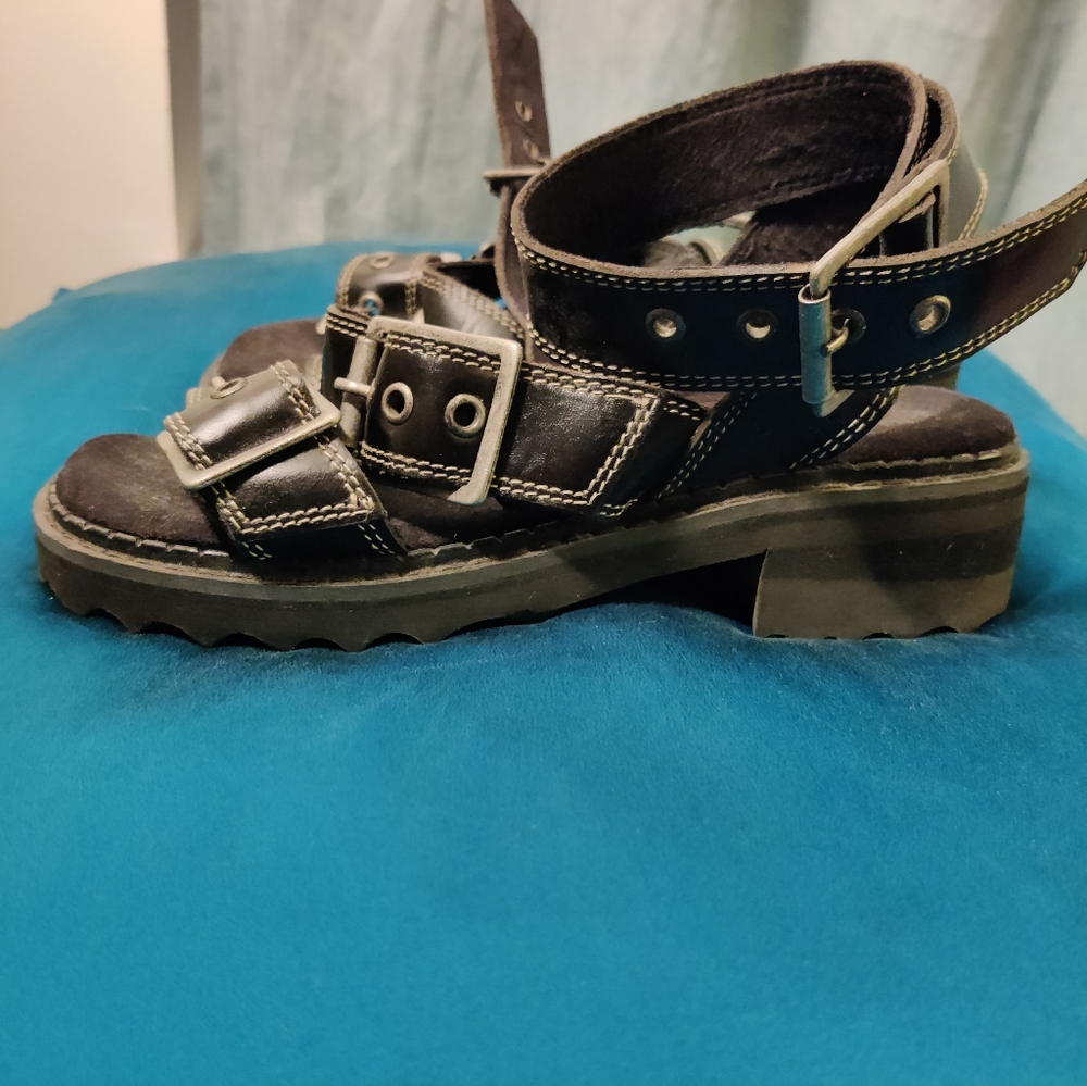 Black Leather Fluevog Sandals Size 6 - Picture 5 of 5